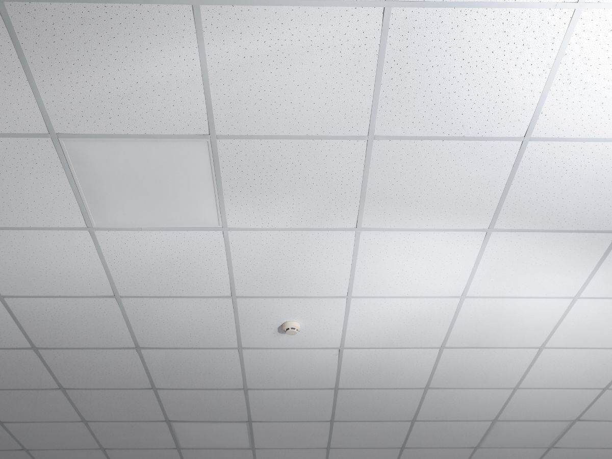 fire alarm on ceiling